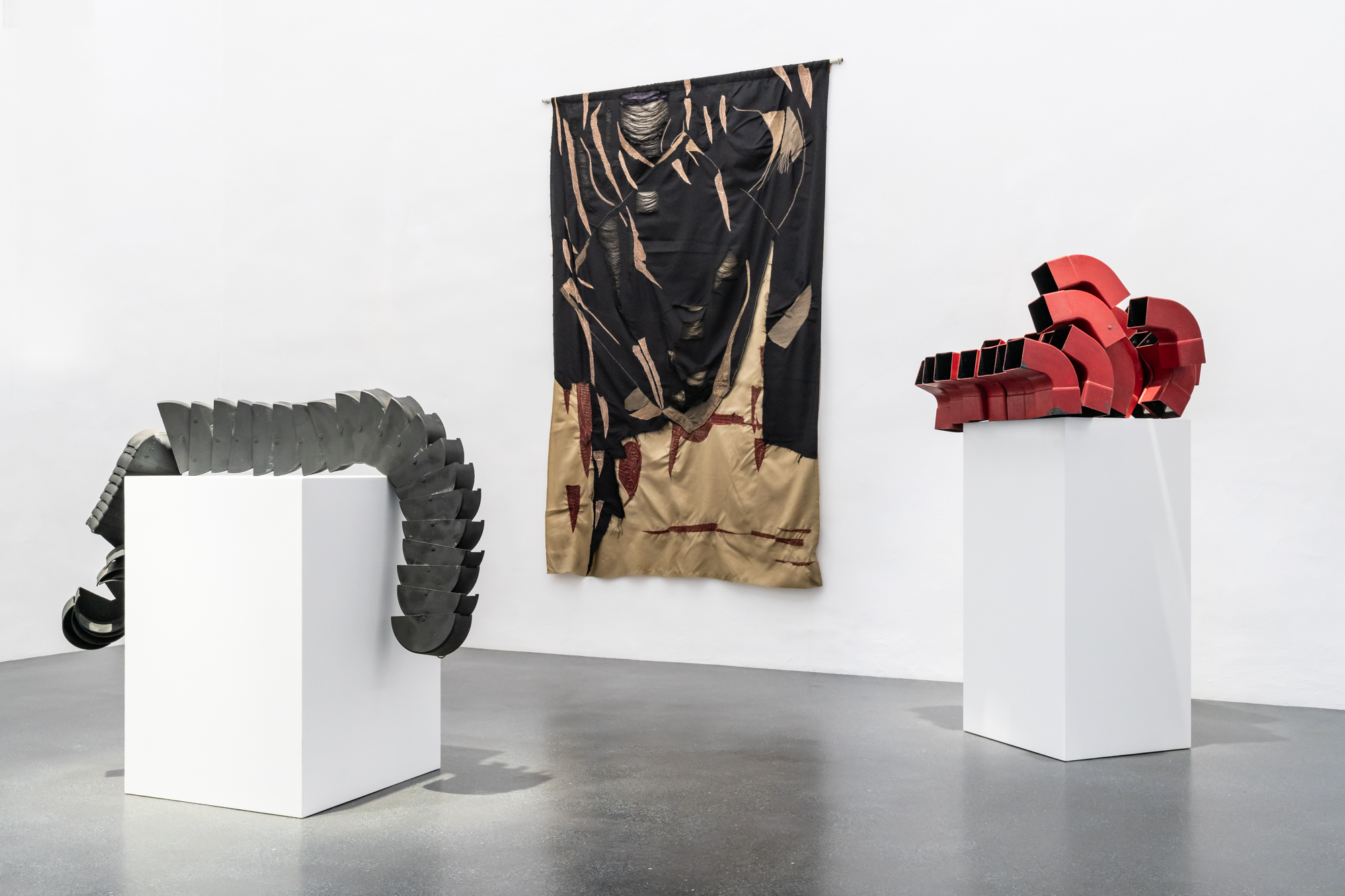 Mariuccia Secol: Unraveling, 2026, Ausstellungsansicht © Muzeum Susch / Art Stations Foundation; photo: Federico Sette